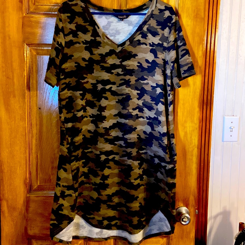 Women’s camo dress with pockets